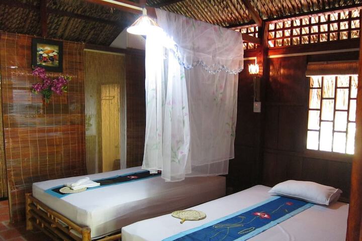 Room 4 of 25