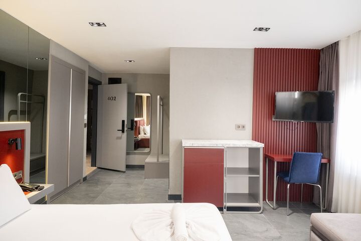 Room 16 of 49