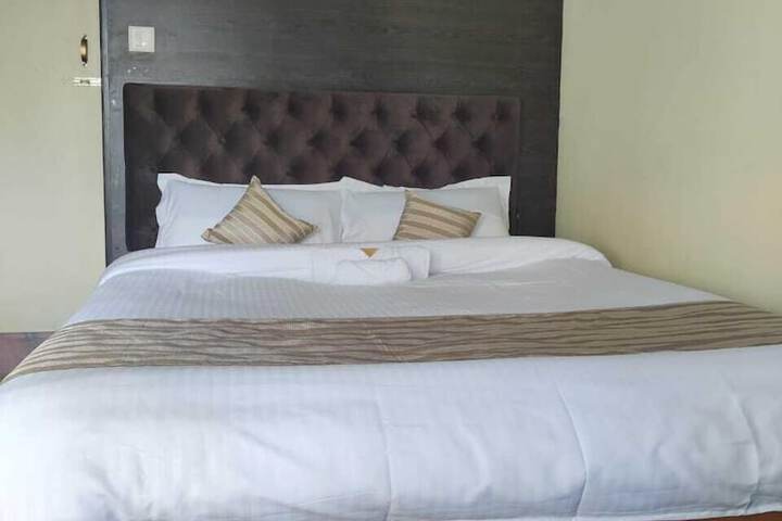 Room 7 of 30