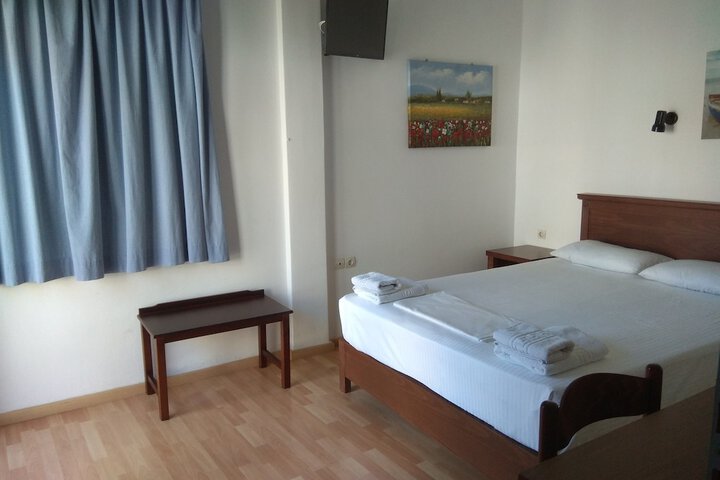 Room 13 of 70