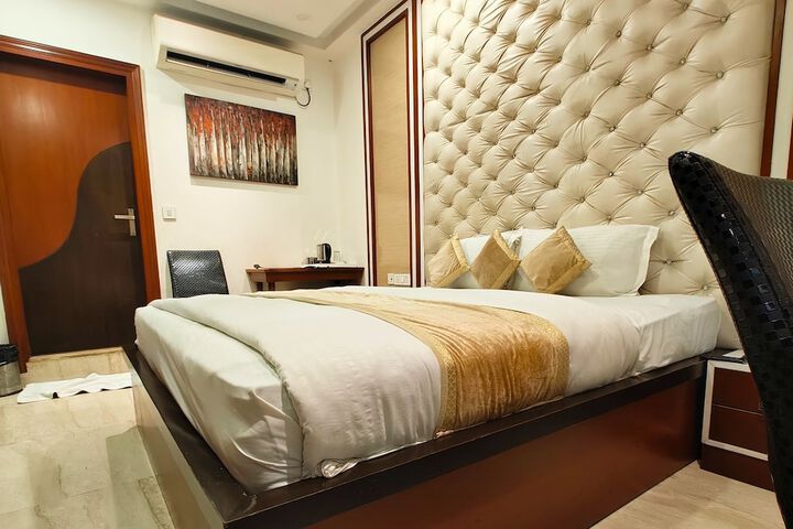 Room 14 of 115