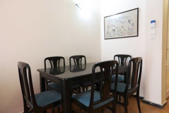 Room 9 of 34