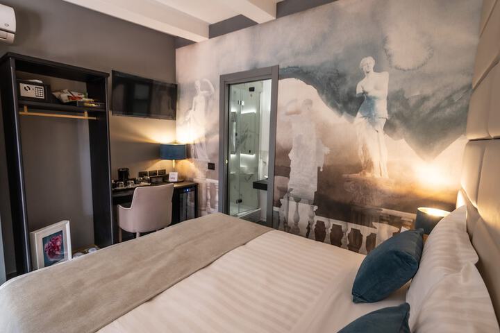 Room 42 of 209