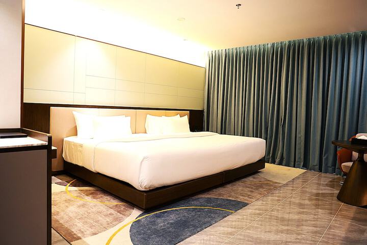 Room 25 of 313