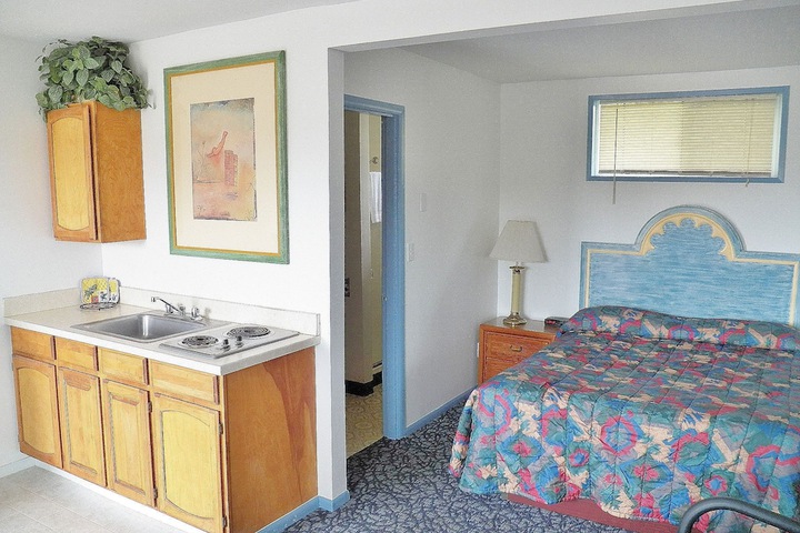 Room 4 of 17