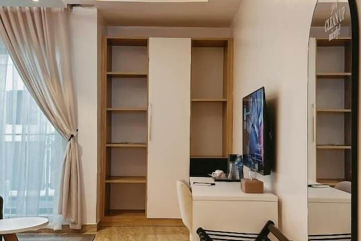 Room 10 of 26
