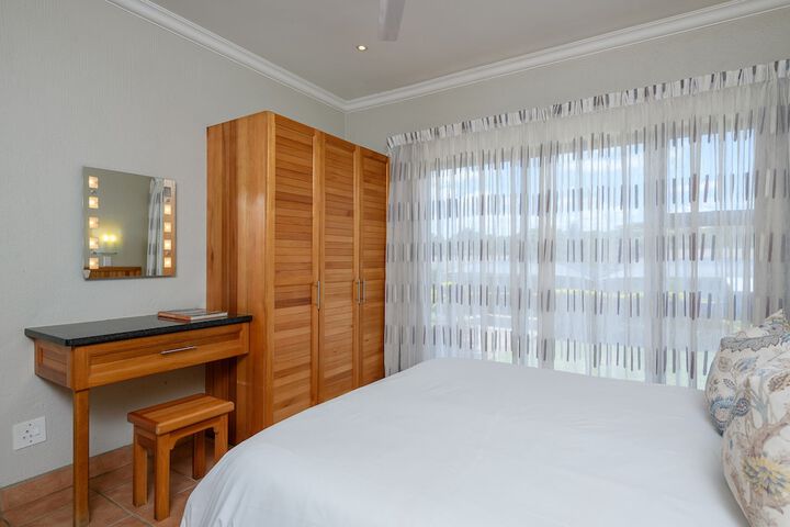 Room 18 of 106