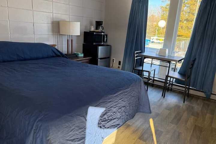 Room 13 of 36