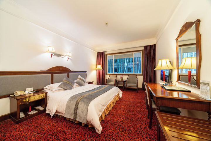 Room 8 of 32