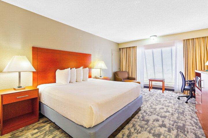 Room 9 of 20