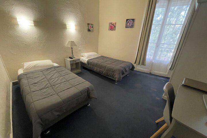 Room 33 of 73