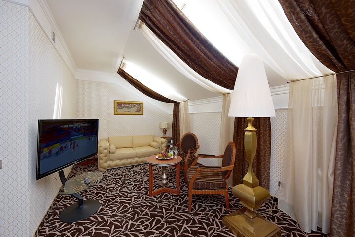 Room 16 of 47