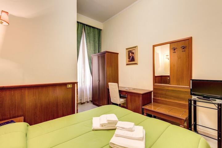 Room 36 of 83