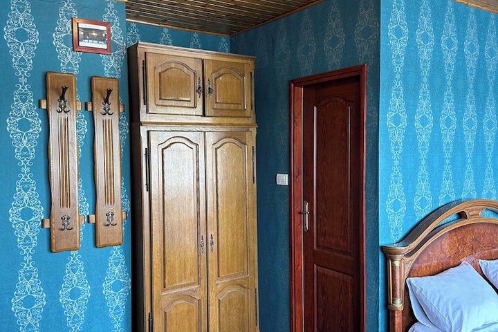Room 54 of 83