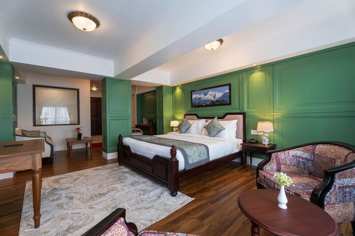 Room 6 of 38