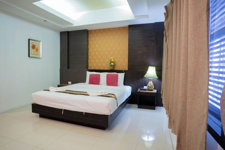 Room 14 of 48