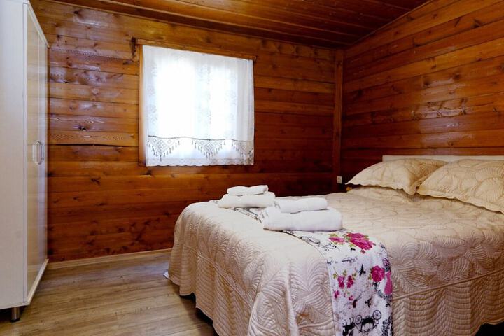 Room 8 of 26