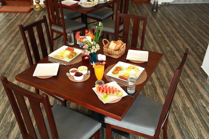Breakfast/Coffee Service 74 of 85