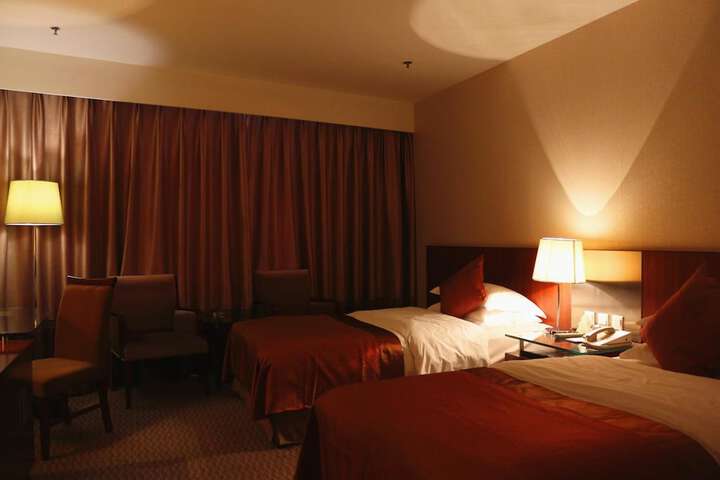 Room 21 of 38