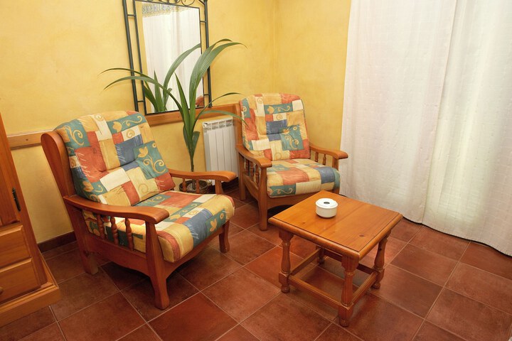 Room 2 of 15