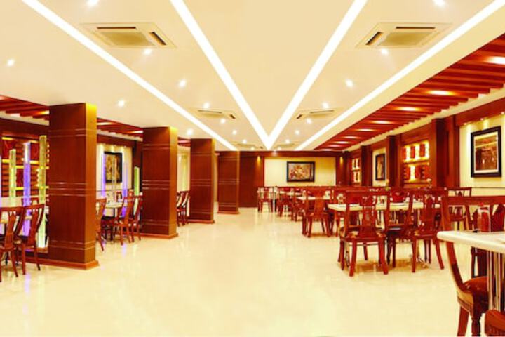 Dining 9 of 10