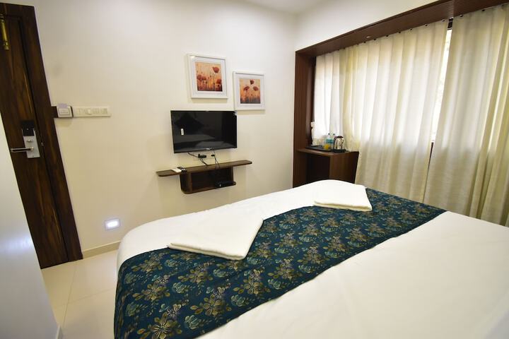 Room 15 of 33