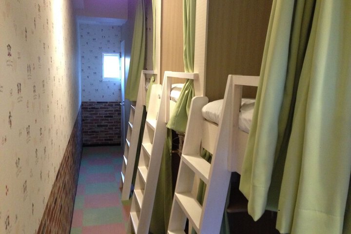 Room 6 of 37