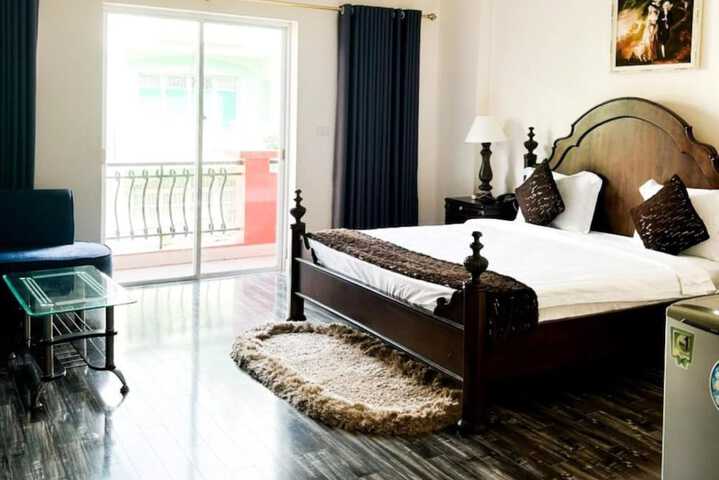 Room 5 of 50