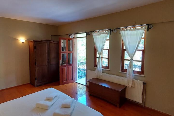Room 10 of 44