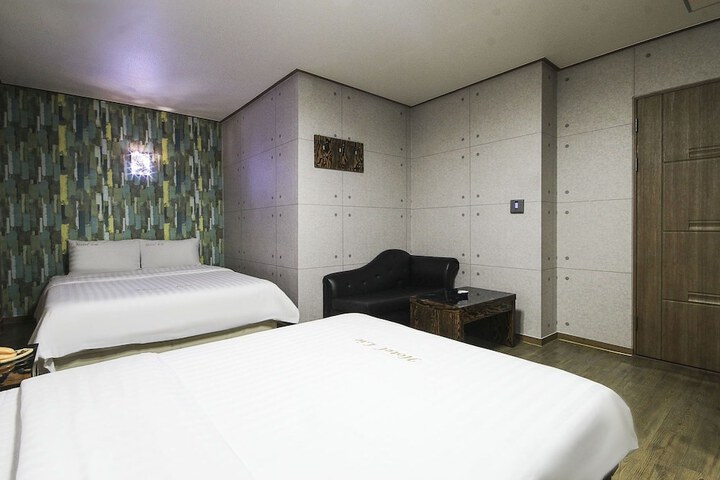 Room 15 of 57
