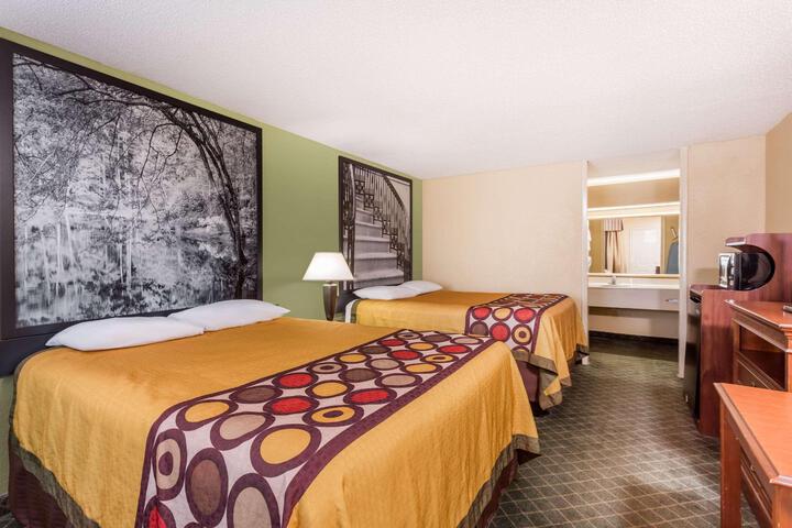 1 King Bed (4 of 12)