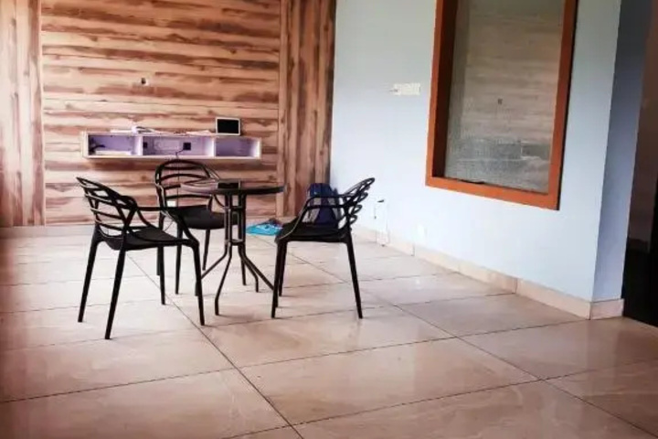 Dining 8 of 10