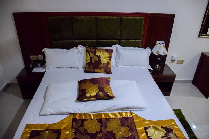 Room 12 of 39
