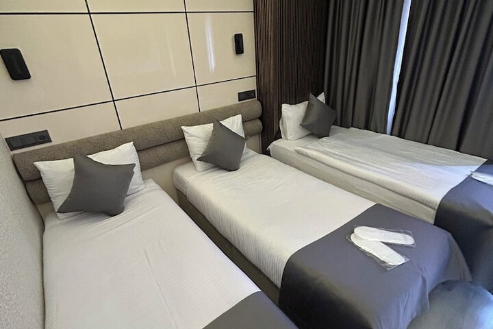 Room 38 of 104