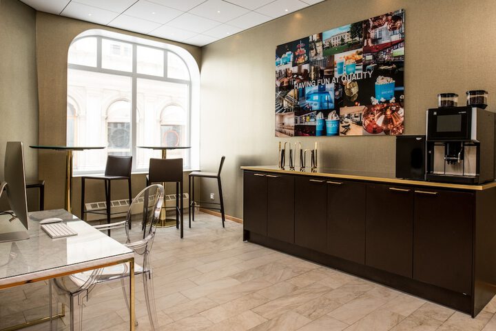 Guest Lobby