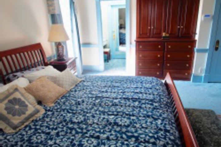 Room 115 of 240