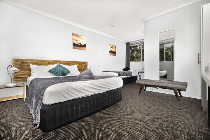 Room 2 of 31