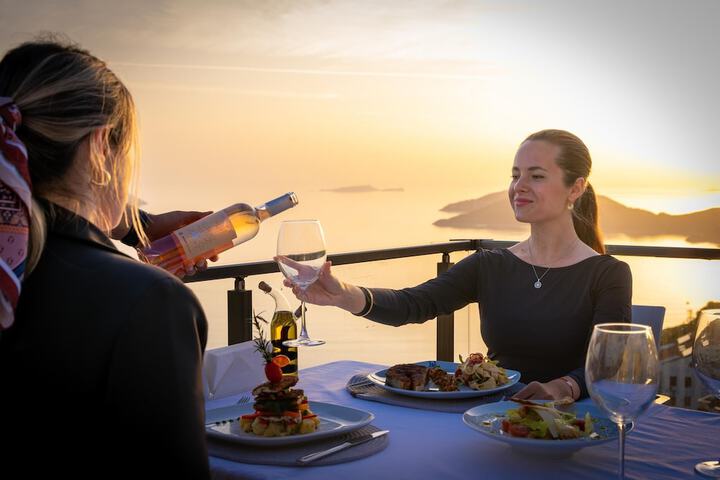 Dining 104 of 128