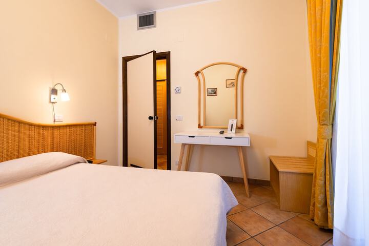 Room 14 of 74