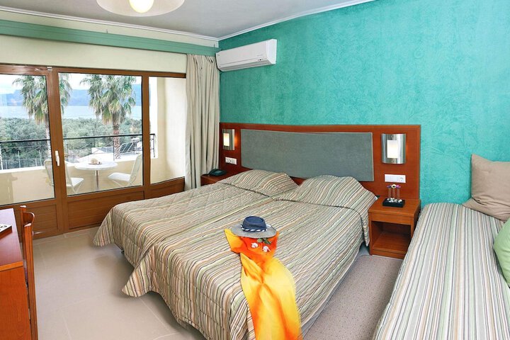 Room 6 of 34