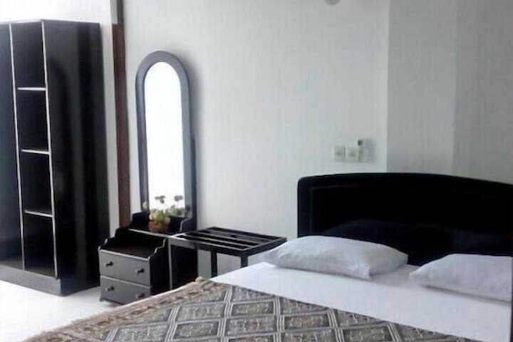 Room 4 of 53