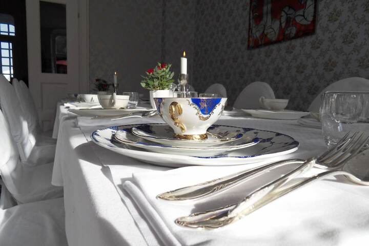 Breakfast/Coffee Service 51 of 80