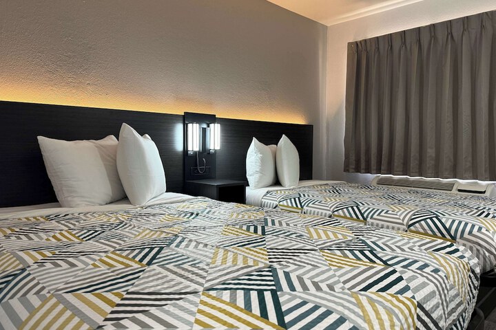 Room 35 of 54