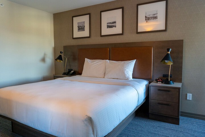 Room 15 of 37