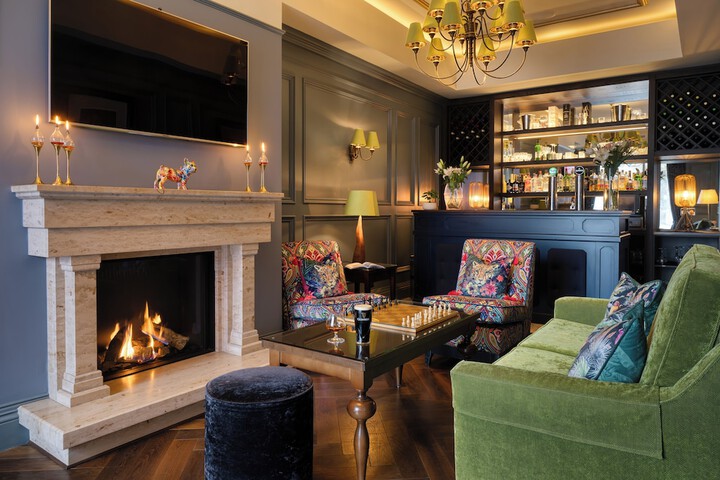 Entrance & Lobby