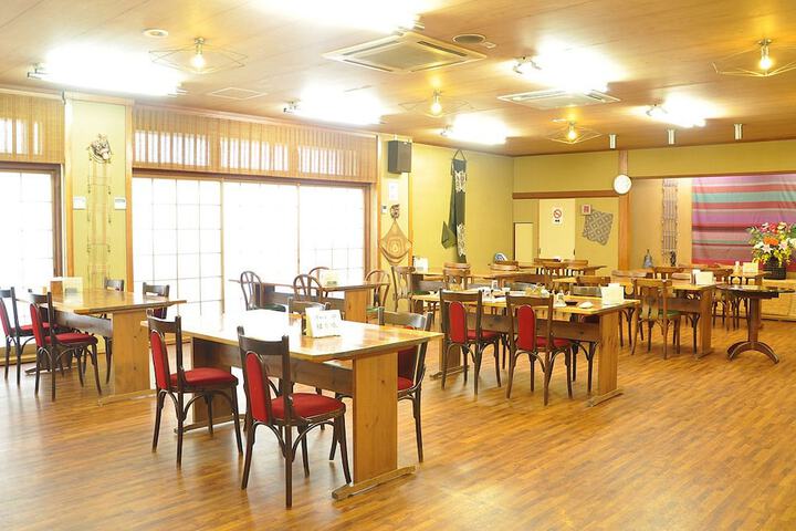 restaurant cafeteria