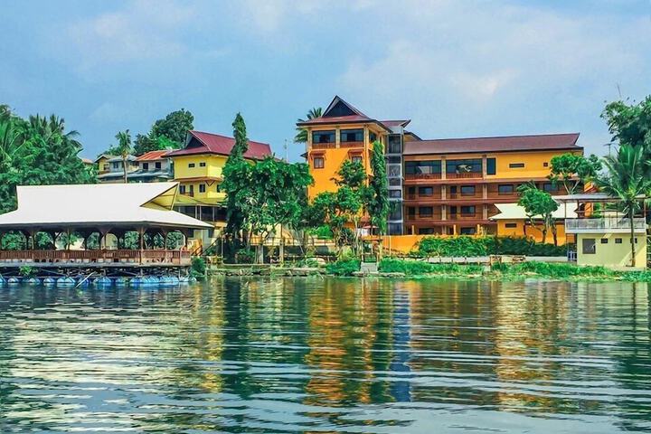 Exterior of Dolores Lake Resort
