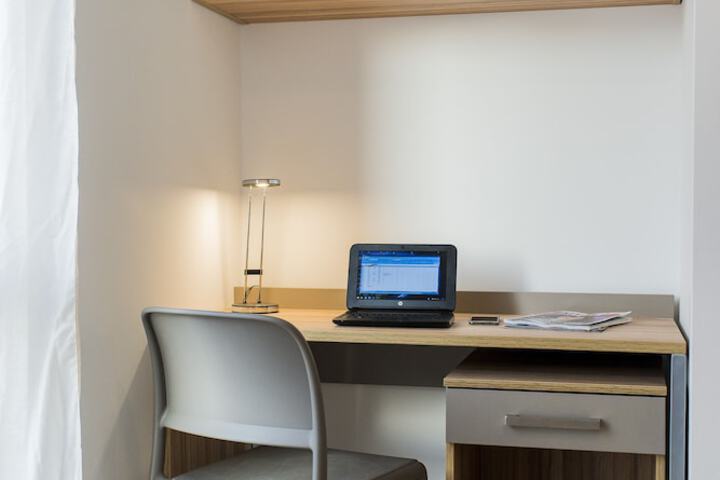 Room 16 of 27