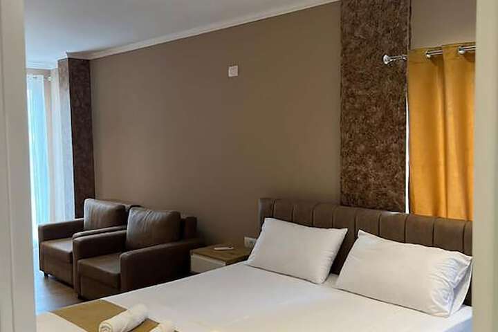 Room 16 of 129