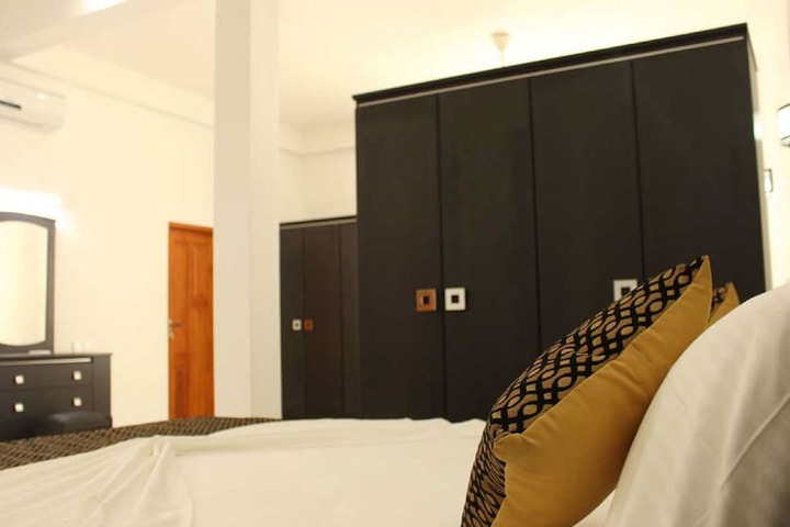 Room 11 of 84